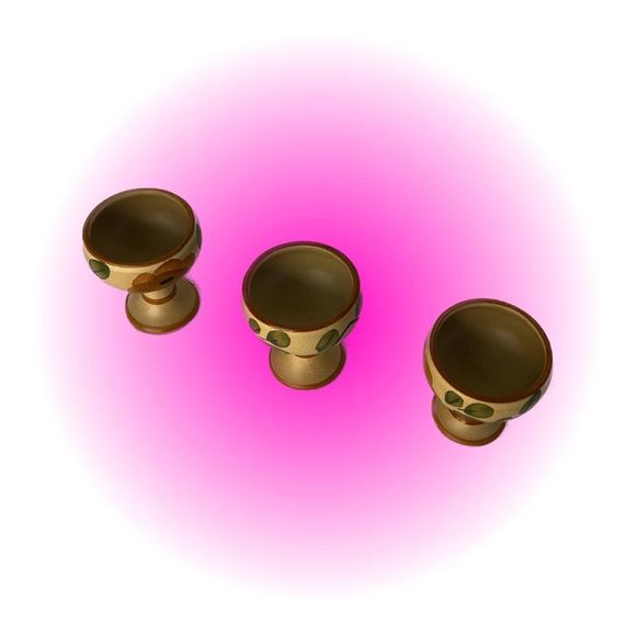 SET OF THREE VINTAGE CLAY SHOT GLASSES - Picture 3 of 4